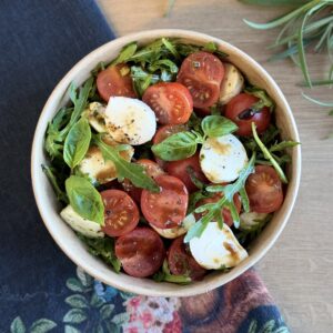 UUS! Mozzarella pesto salat kirsstomatitega kg